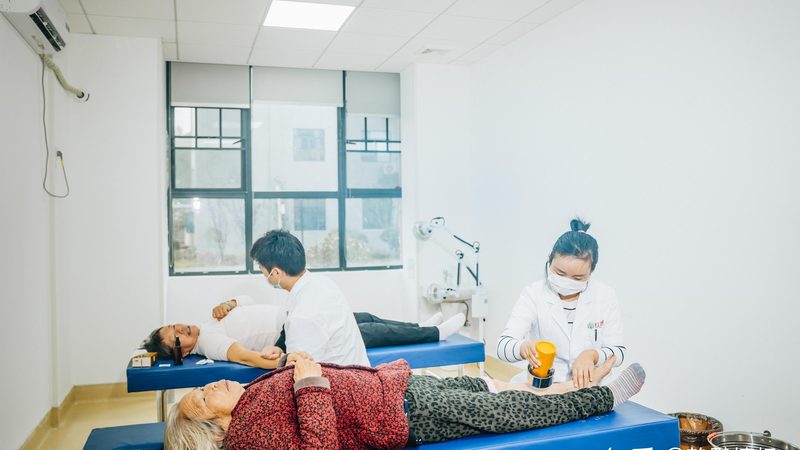 护工工作内容解析：如何成为一名合格的护理专家**